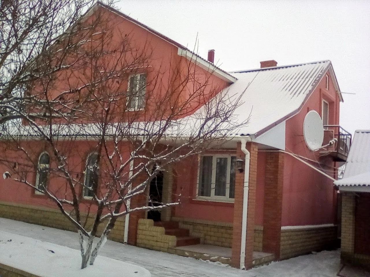 📎Продам в ЛНР, с. Колядовка, от Новоайдара 20км по новому асфальту
🏠2Х ЭТАЖНЫЙ ДОМ 110кв.м в центре села или обменяю на 2х комнатную квартиру в Октяб...