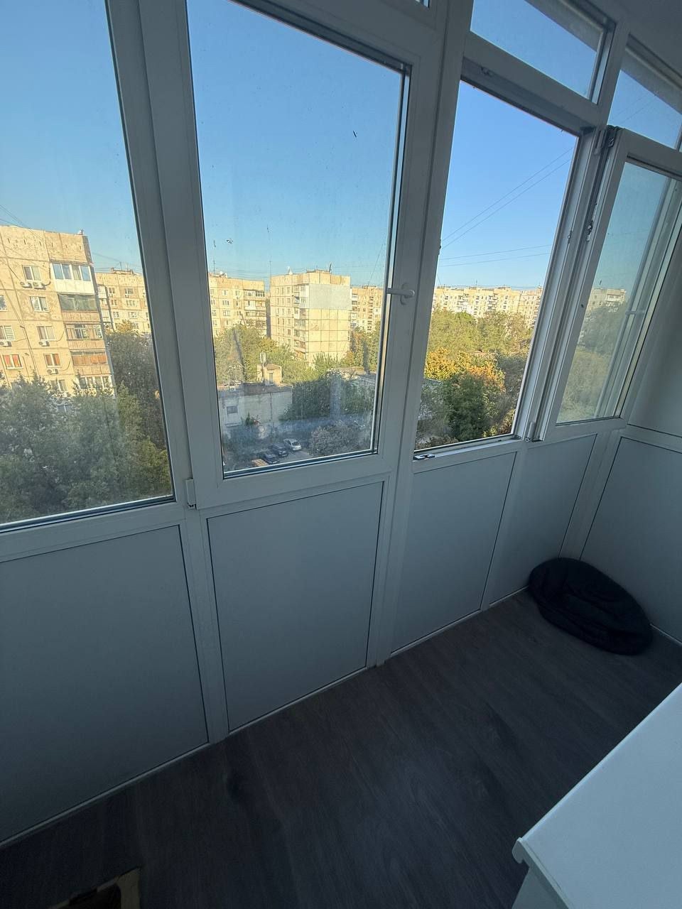 !!! Продам 3 комн. ул. Суходольская 8/9 , 71 кв. м. Свежий ремонт ( все делалось для себя из качественных материалов) . Окна и разводка пластик , теплые полы ( кухня, ванная , балконы) Полы кварц-винил. Медная проводка , 2 кондиционера. Остается вся мебель и техника. Большой тамбур . , прописанных и долгов не...